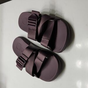 Chaco Chillos slides